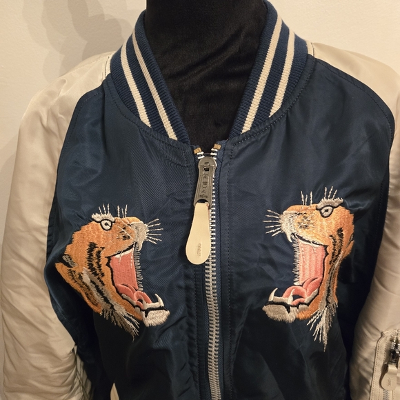 Alpha Industries LTD Edition Reversible Nylon Bomber Jacket Tiger Embroidery - Picture 4 of 15